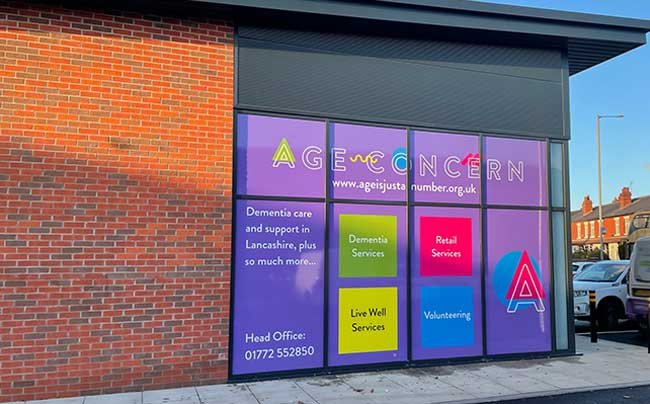 Window-Decals-Printing-Hull